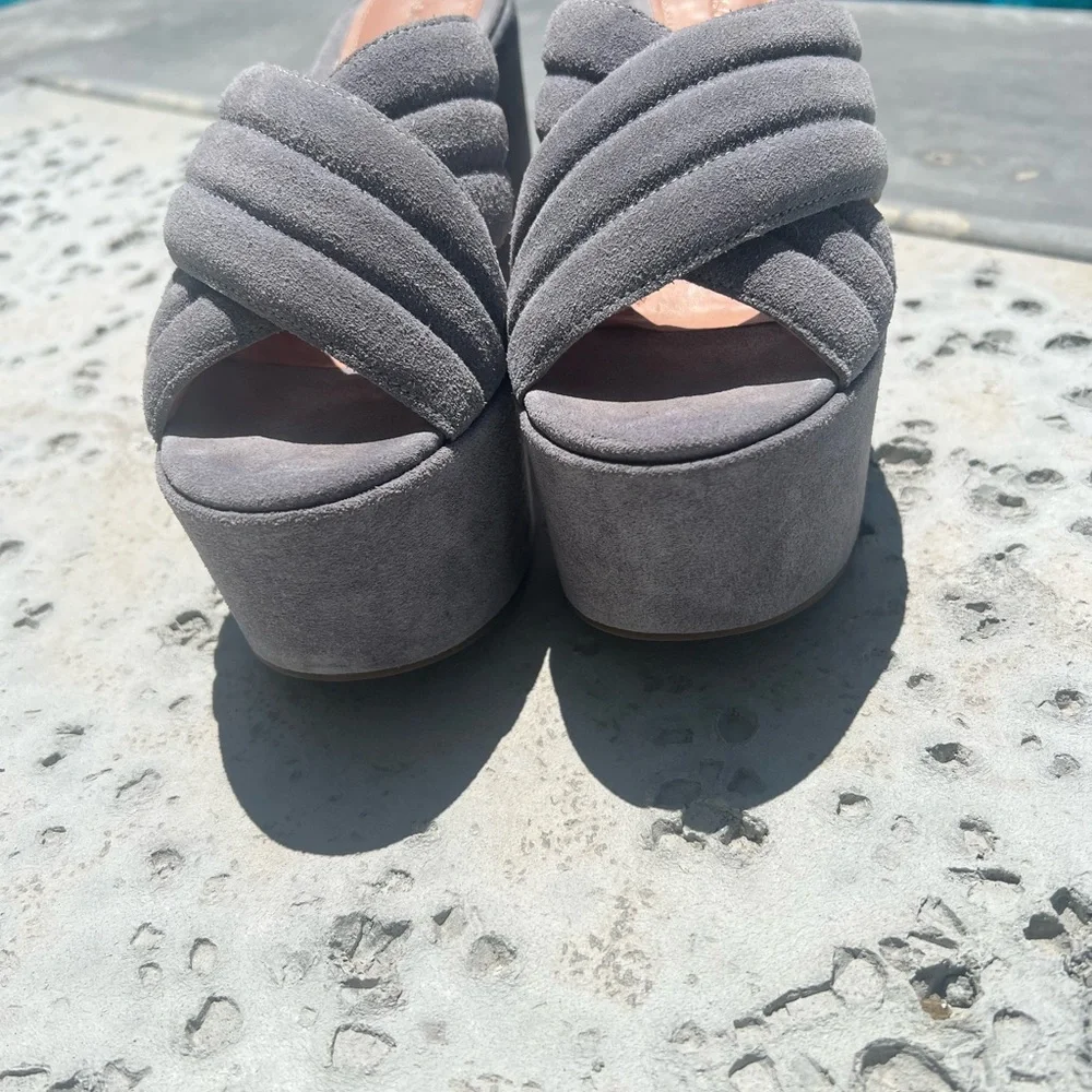 Sigerson Morrison Gray Platform Shoes with Modern Design - Picture 4 of 7